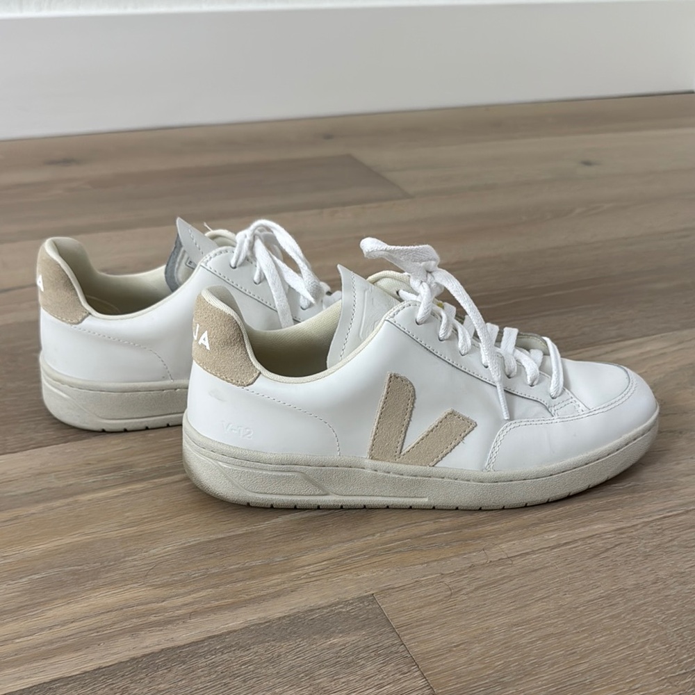 Veja White and Tan Sneakers with Retro Design and Textured Leather